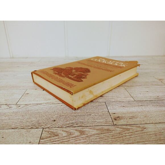 The Attic‎ Cookbook by Gertrude Wilkinson HCDJ Vtg 1972 - Picture 12 of 13